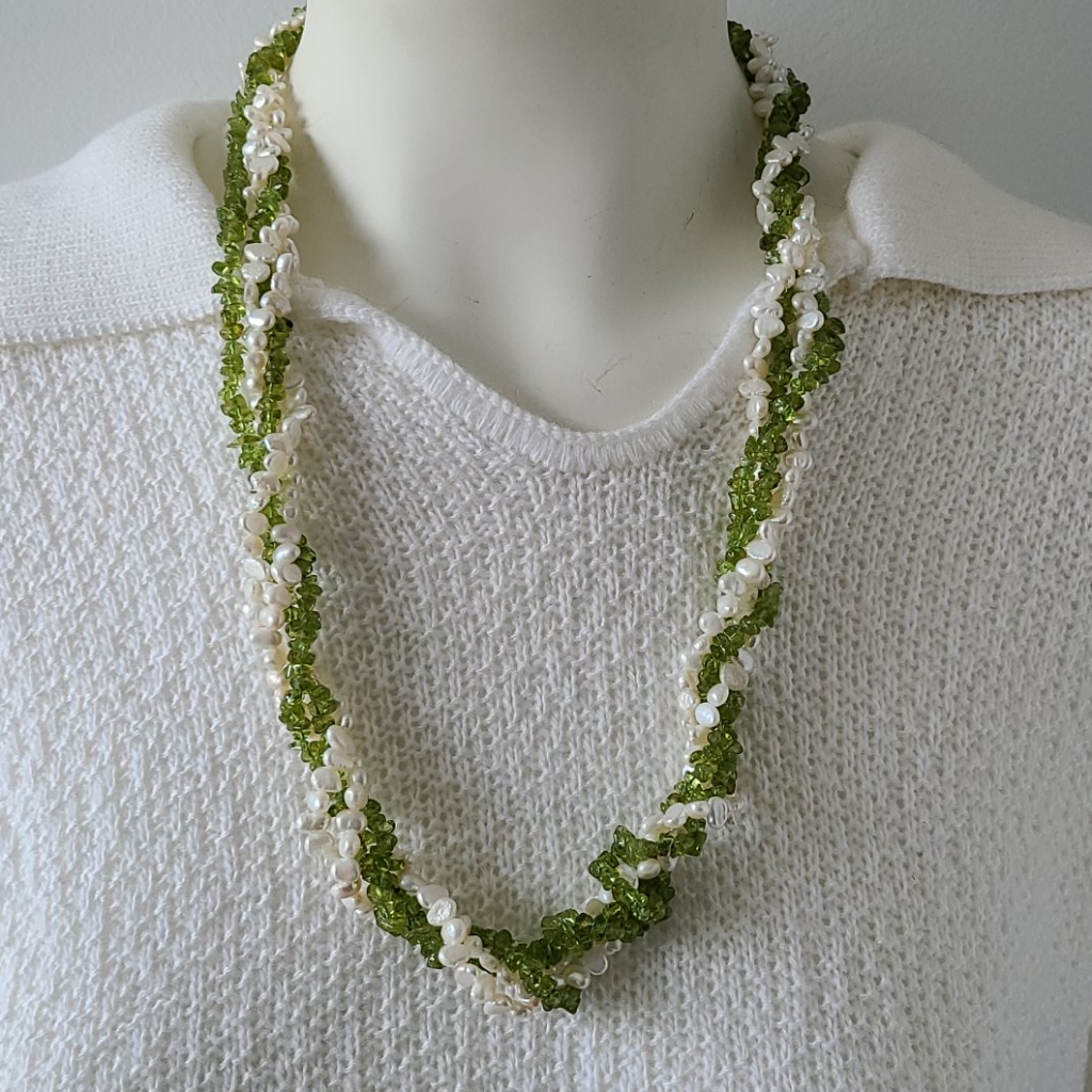 Danbury Mint Peridot Fresh Water Pearl Necklace